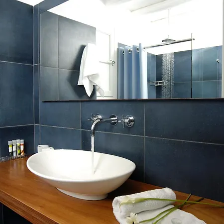 Kapetan Tasos 4* Pollonia