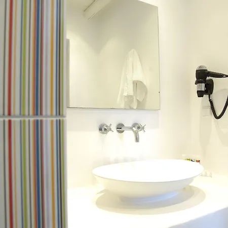 Kapetan Tasos 4* Pollonia