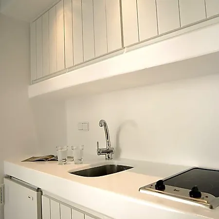 Kapetan Tasos Aparthotel Pollonia